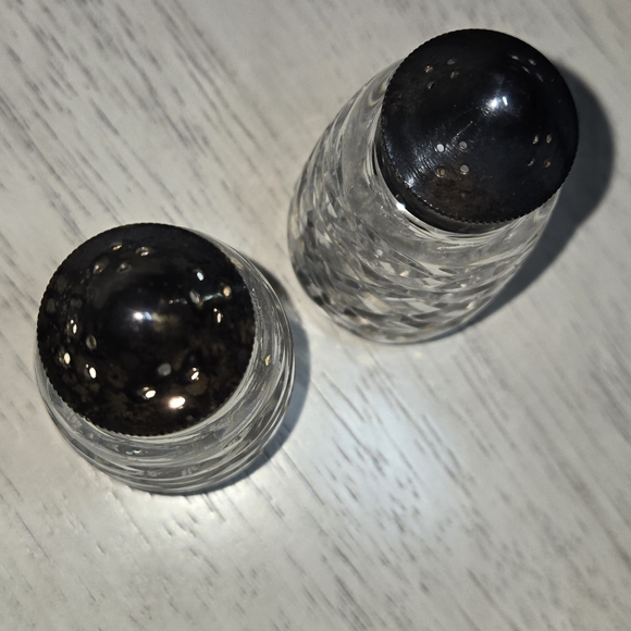 Waterford Crystal Glandore Salt and Pepper Shakers Pre-Owned Signed - Picture 3 of 6